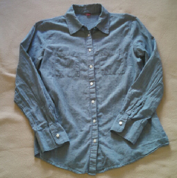 Tops - Blue cotton chambray style button-down