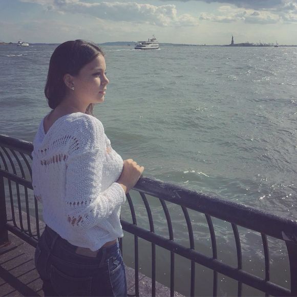 Meet your Posher, Hillary