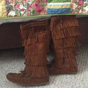 Minnetonka ripple fringe moccasin boots