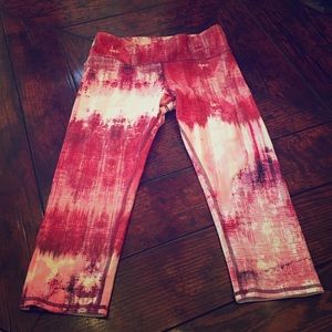 Alo yoga tie dye Capri workout pants