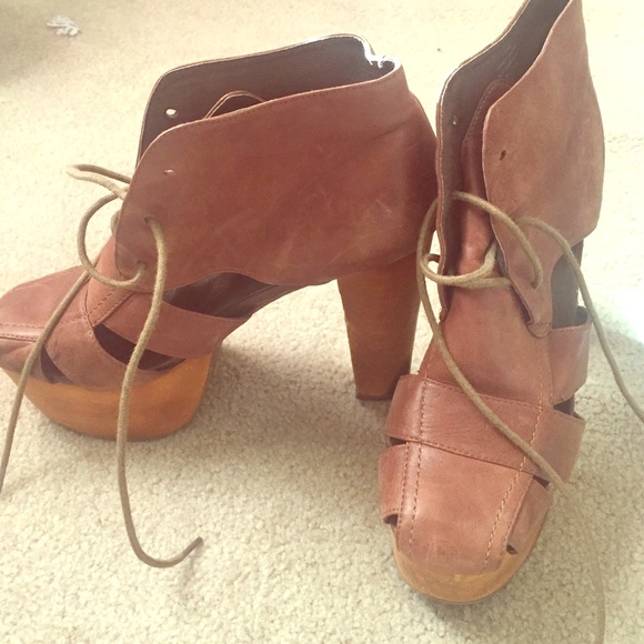 Jeffrey Campbell