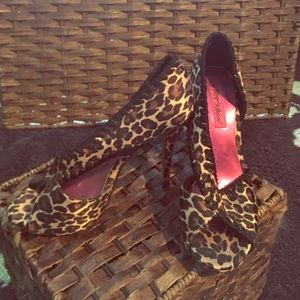 Betsy Johnson size 8 worn once