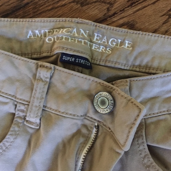 Khaki AE jeans!