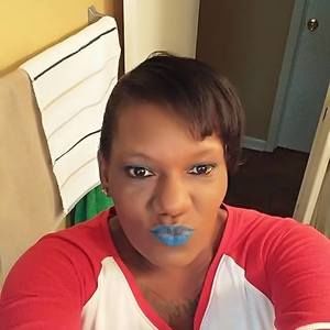 Meet your Posher, Adrienne