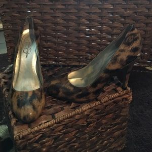 Size 8 1/2 Jessica Simpson animal print heel