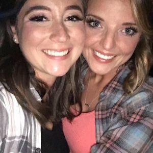 Meet your Posher, Caitlin