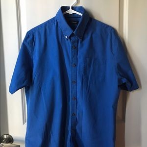 Short sleeve dress shirt