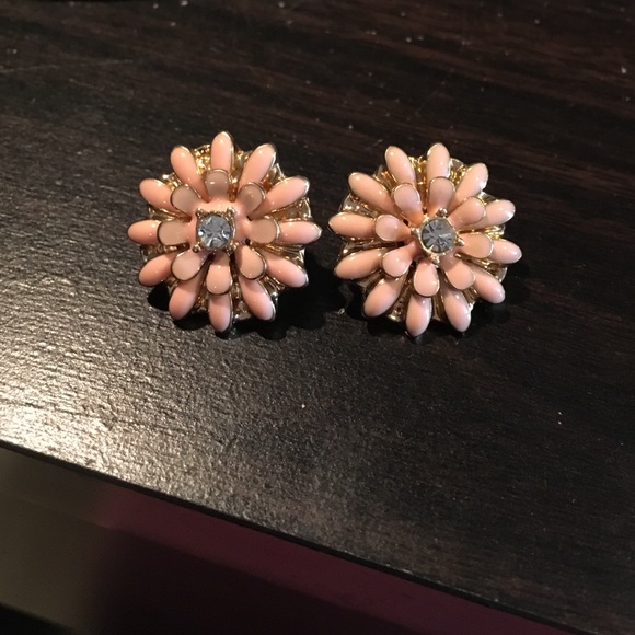 Mix match studded earrings! - Picture 2 of 4