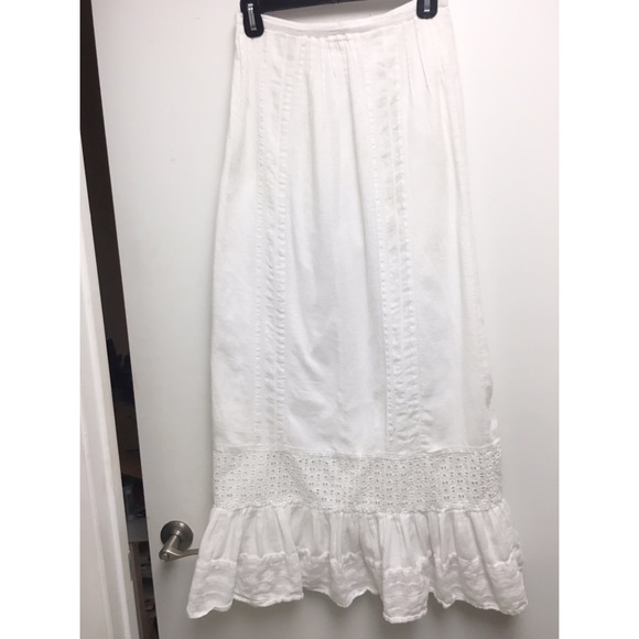 Bcbgeneration white maxi skirt size 0