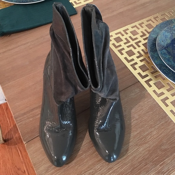 Dark Grey short boots, in VGUC