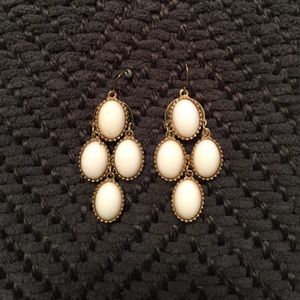 Francesca's Gold and white dangle earrings