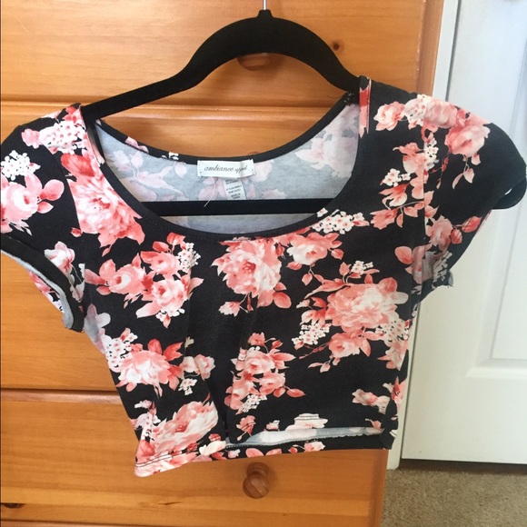 Crop top - Picture 1 of 2