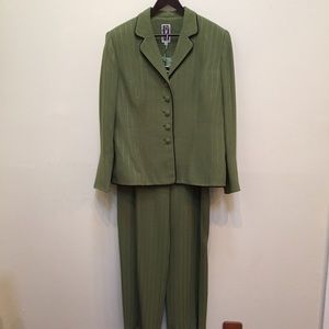 🆕 Gorgeous Pant Suit by Zelda 🆕