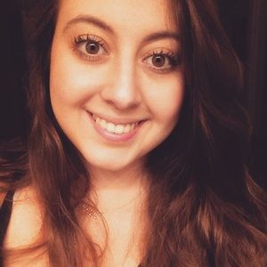 Meet your Posher, Selina