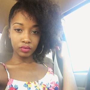 Meet your Posher, Janay