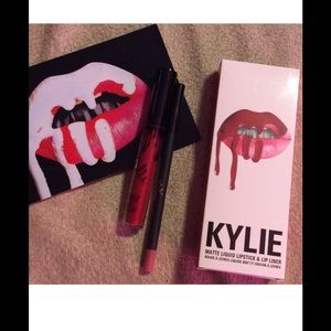 💕⭐️👄Kristen lip kit👄⭐️💕