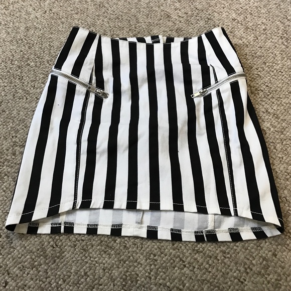 Striped mini skirt