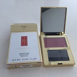 Elizabeth Arden Radiance Blush in Wild Berry NWOT