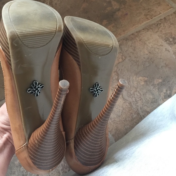 Simply Vera Vera Wang Shoes - Picture 2 of 4