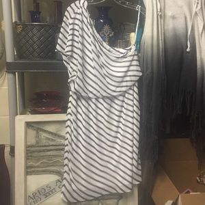 Express off the shoulder dress size Large