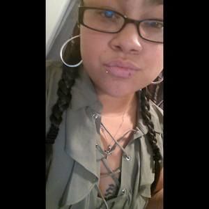 Meet your Posher, Carolina