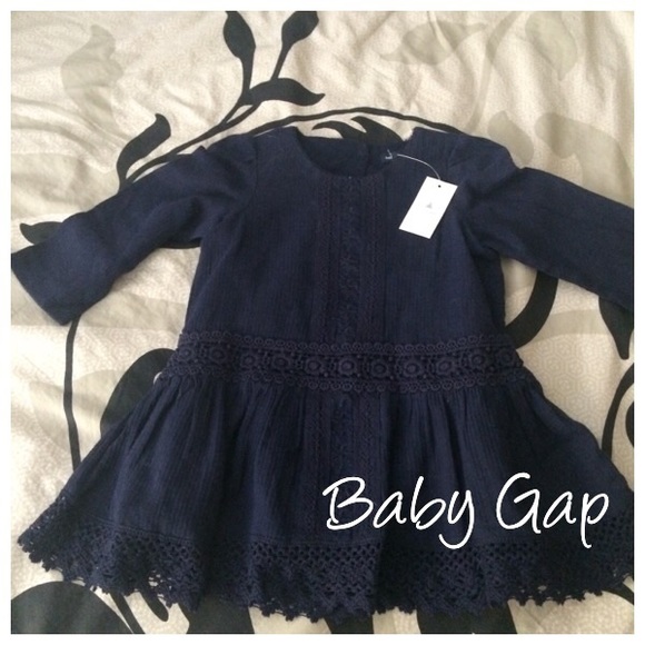 Beautiful and NWT baby gap dress!❤️💖