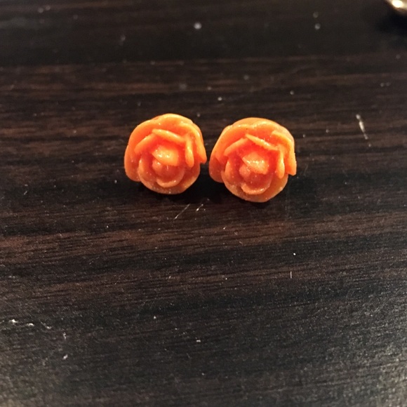 Mix notched Studded earrings - Picture 3 of 4