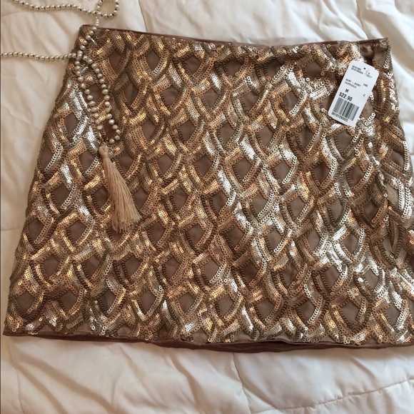 Forever 21 sequined skirt