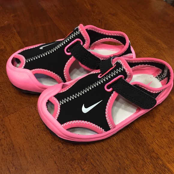 Toddler Nike sandals