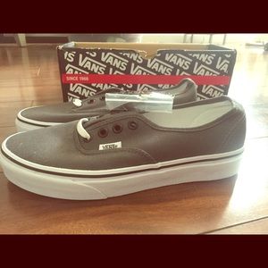 NWT Vans Classics size 7 women's