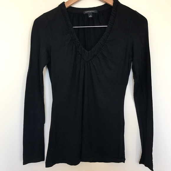 Banana Republic Tops - BR v-neck top