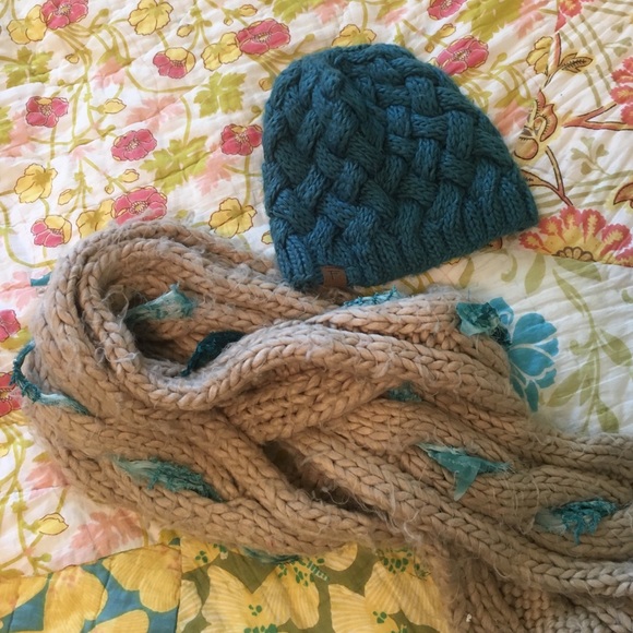 Fossil winter scarf - Picture 4 of 4