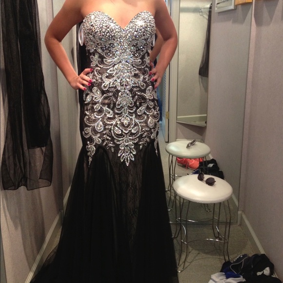 MacDuggal Prom/Formal Dress - Picture 2 of 4