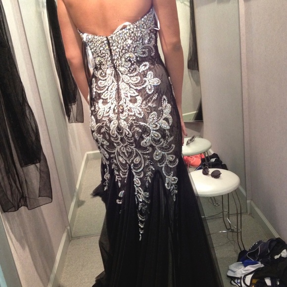 MacDuggal Prom/Formal Dress - Picture 3 of 4