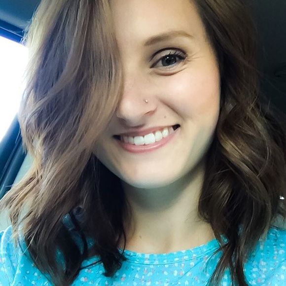 Meet your Posher, Adrienne
