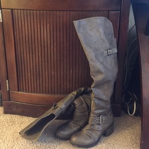 Carlos Santana high boots
