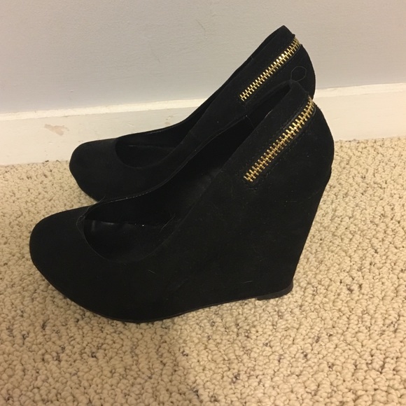 Black Wedges