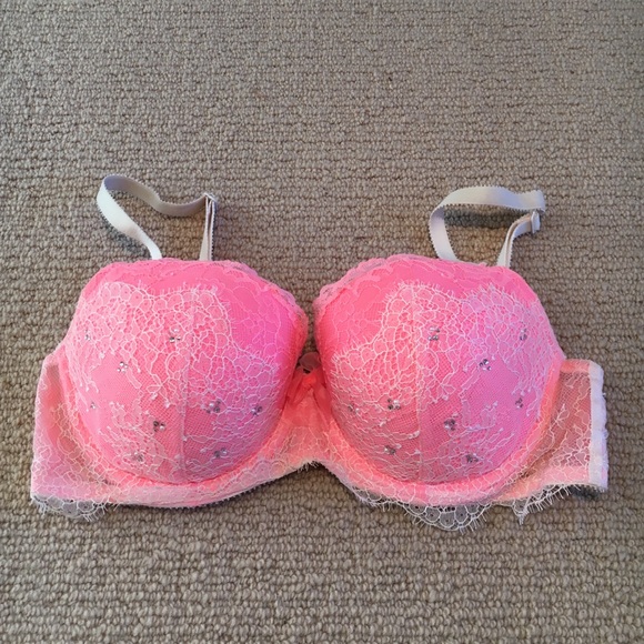 Victoria's Secret NWOT Bra