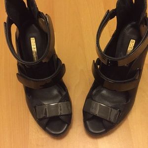 BCBG black ankle strap heels 💅🏻