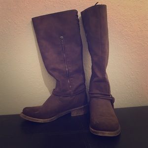 Roxy Boots.