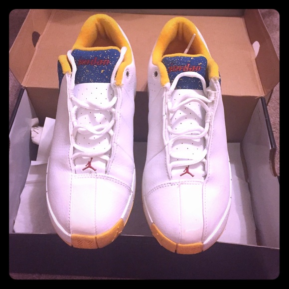 Youth 5.5 (Women's Size 7) Jordan TM Elite II