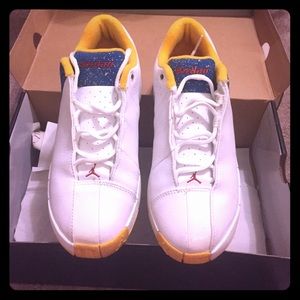 Youth 5.5 (Women's Size 7) Jordan TM Elite II