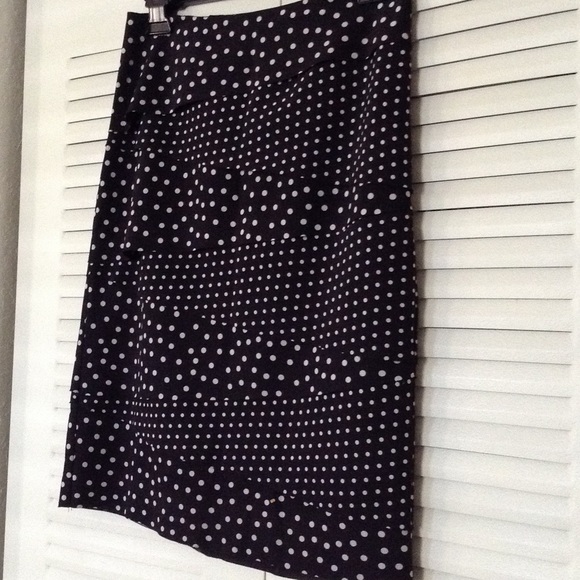White House Black Market White Polka Dot Skirt