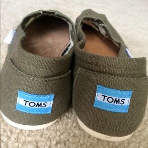 TOMS Men's Slip-ons