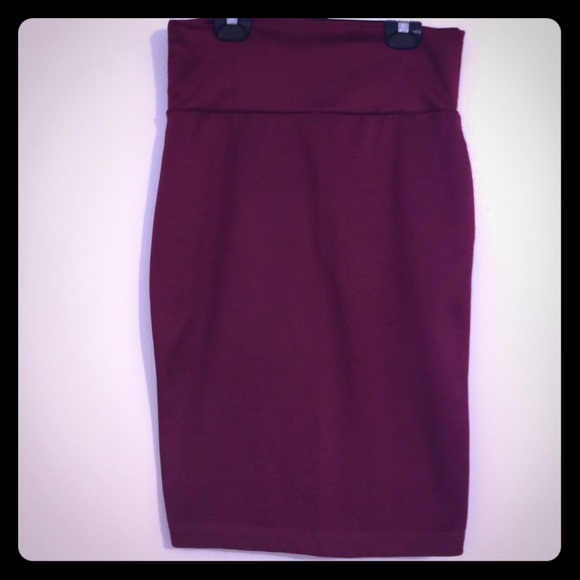 Dresses & Skirts - Bundled only!!! Maroon soft pencil skirt