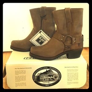 New w/ box! Frye Tan Harness Boots 6.5