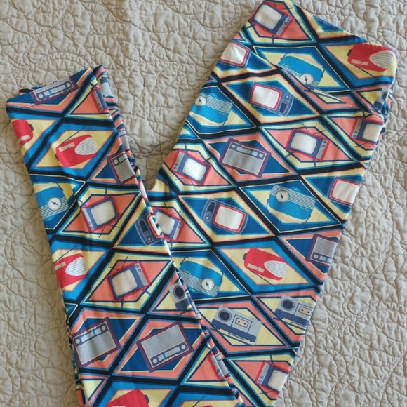 LuLaRoe Pants - Lularoe TC leggings in a super cute print. NWT
