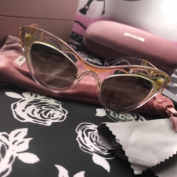 Mui miu sunglasses