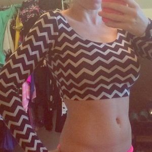 Long sleeved crop top