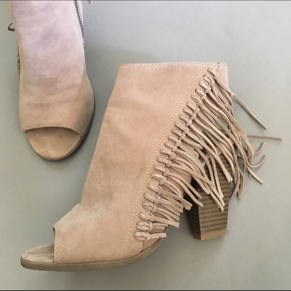 Rampage Shoes - Super Cute Fringed Bootie! ❤️